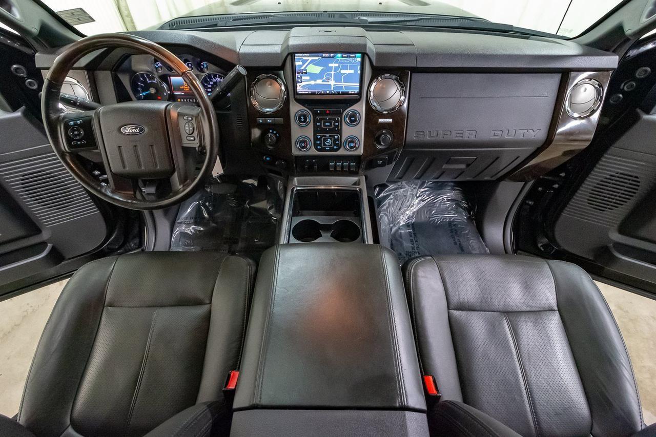 2016 Ford F-350 4x4 Crew Cab Platinum Diesel Leather Roof Nav Red Deer AB