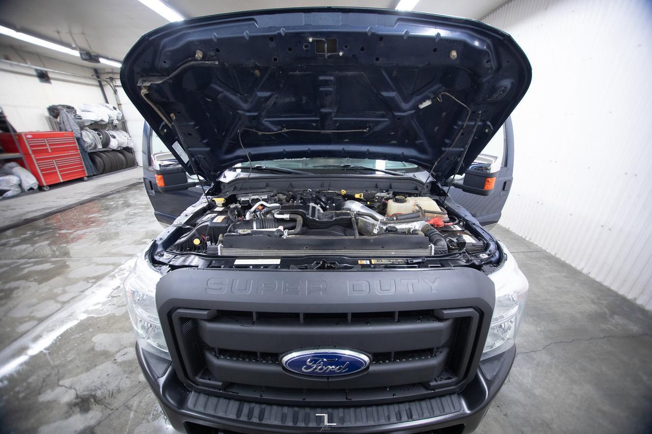 2016 Ford F-350 4x4 Crew Cab XL Dually Diesel Red Deer AB