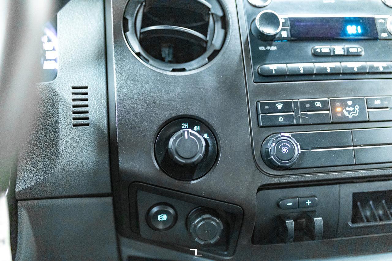 2016 Ford F-350 4x4 Crew Cab XL Dually Diesel Red Deer AB