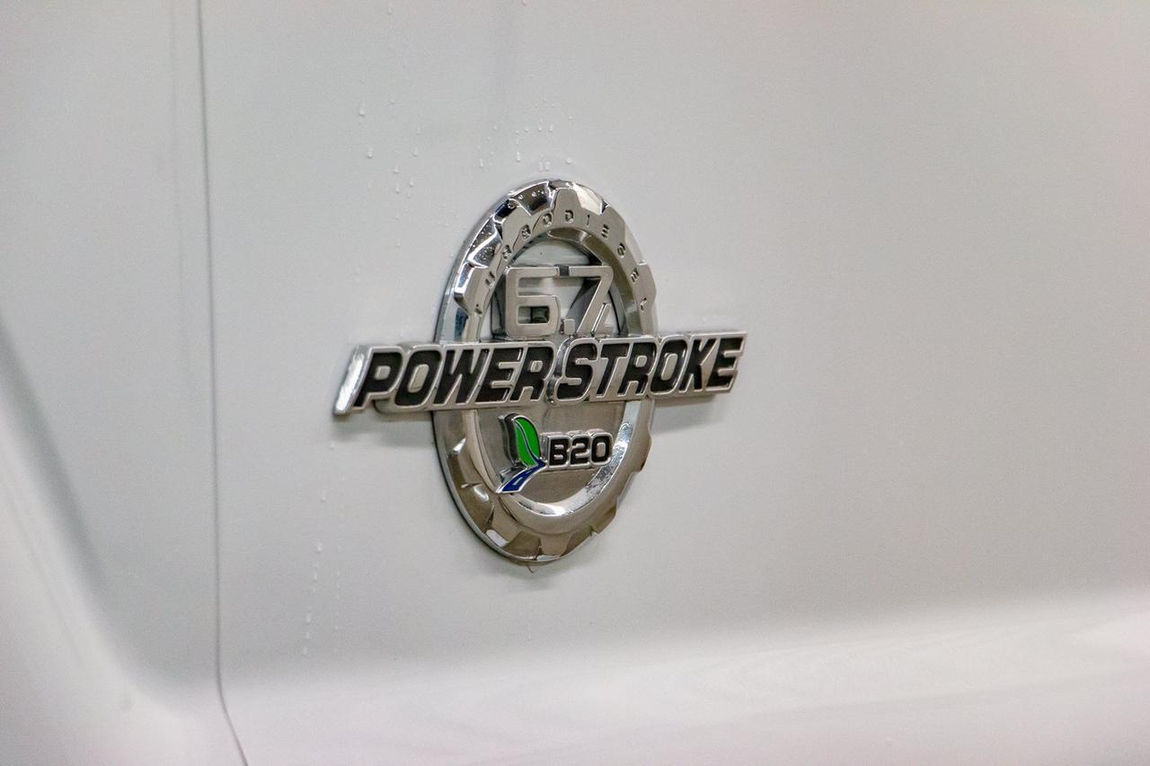 2016 Ford F-350 4x4 Crew Cab XL Longbox Diesel Red Deer AB