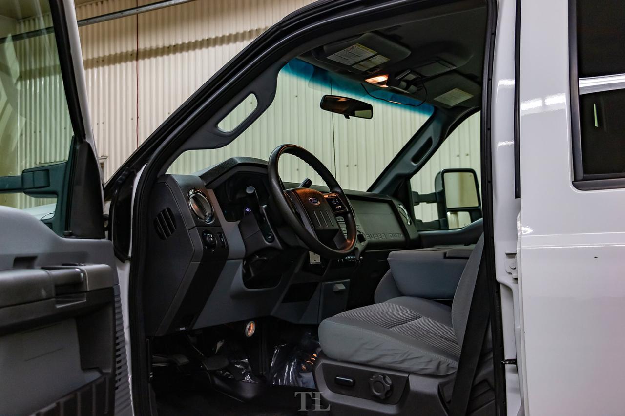 2016 Ford F-350 4x4 Crew Cab XLT Deck Diesel Red Deer AB