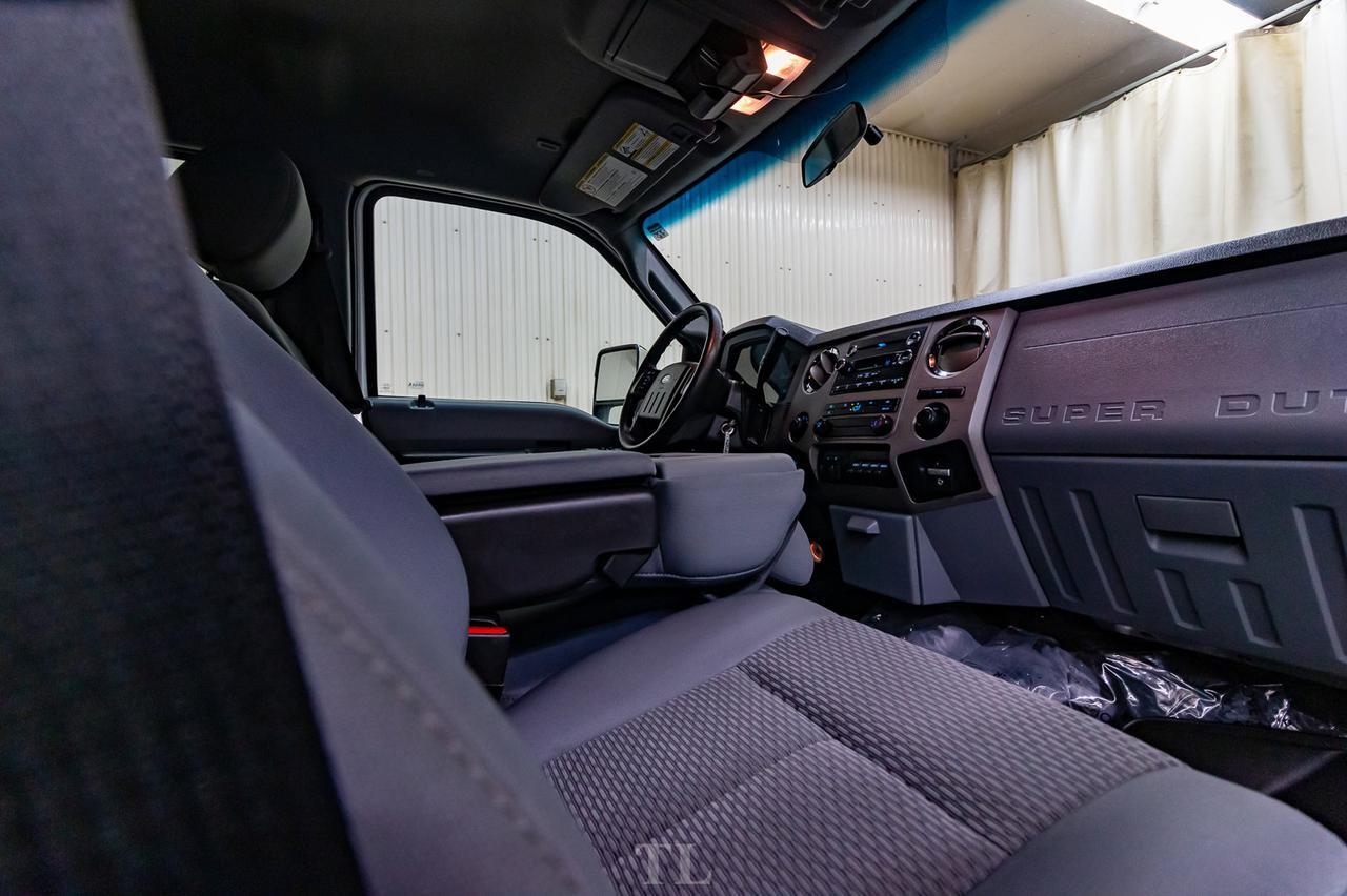 2016 Ford F-350 4x4 Crew Cab XLT Deck Diesel Red Deer AB