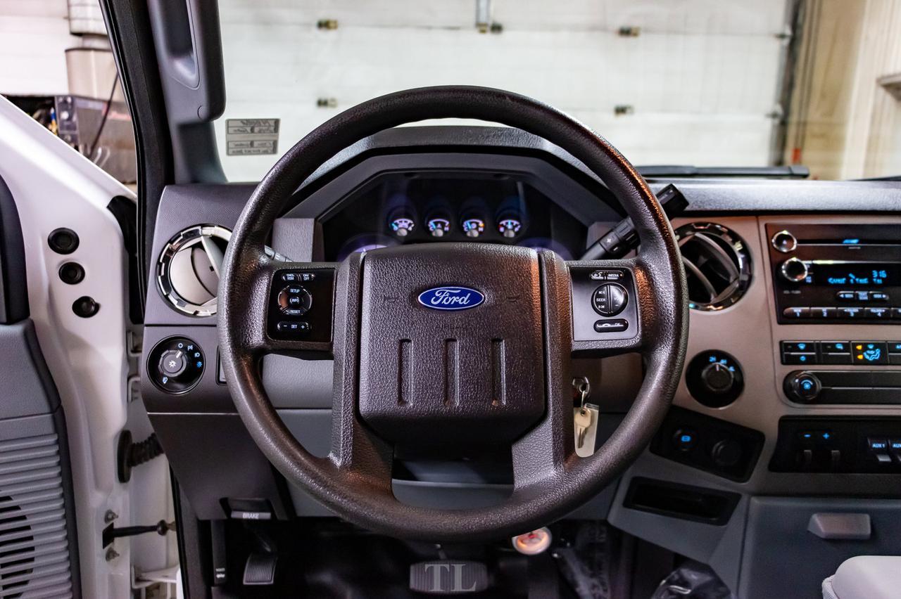 2016 Ford F-350 4x4 Crew Cab XLT Deck Diesel Red Deer AB