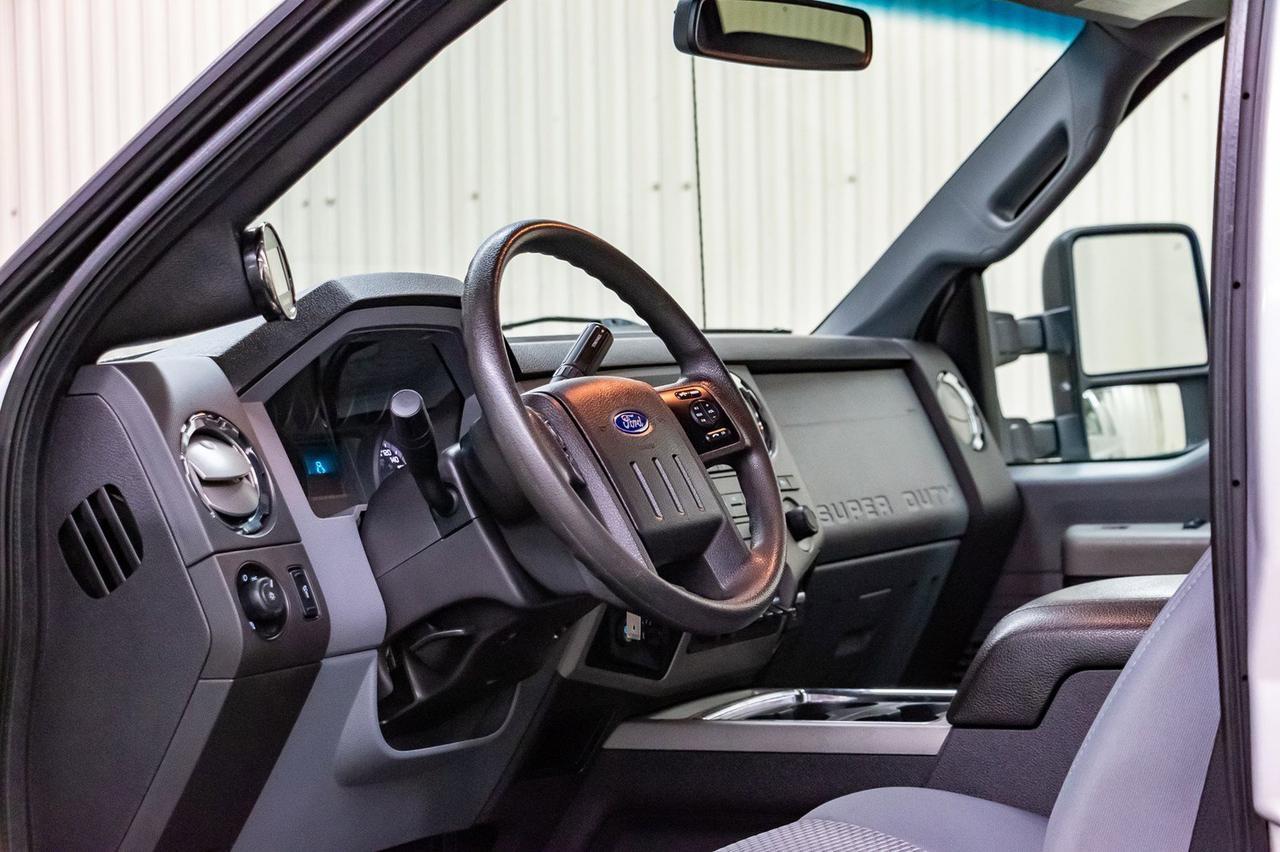 2016 Ford F-350 4x4 Crew Cab XLT Diesel BCam Red Deer AB