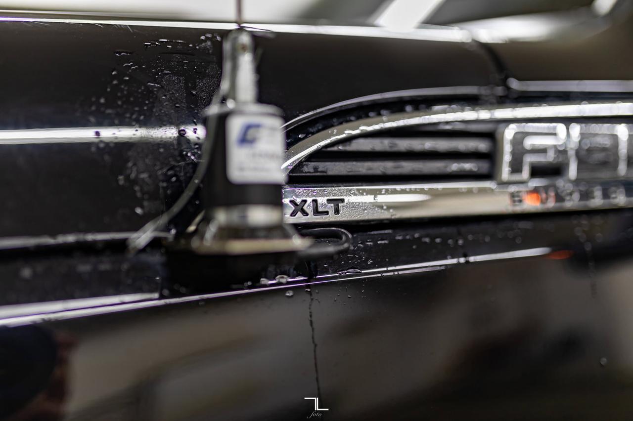 2016 Ford F-350 4x4 Crew Cab XLT Diesel Red Deer AB