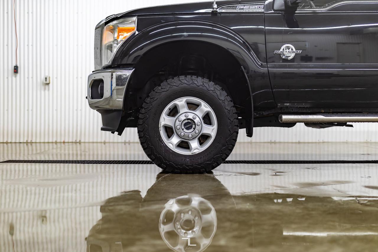 2016 Ford F-350 4x4 Crew Cab XLT Diesel Red Deer AB