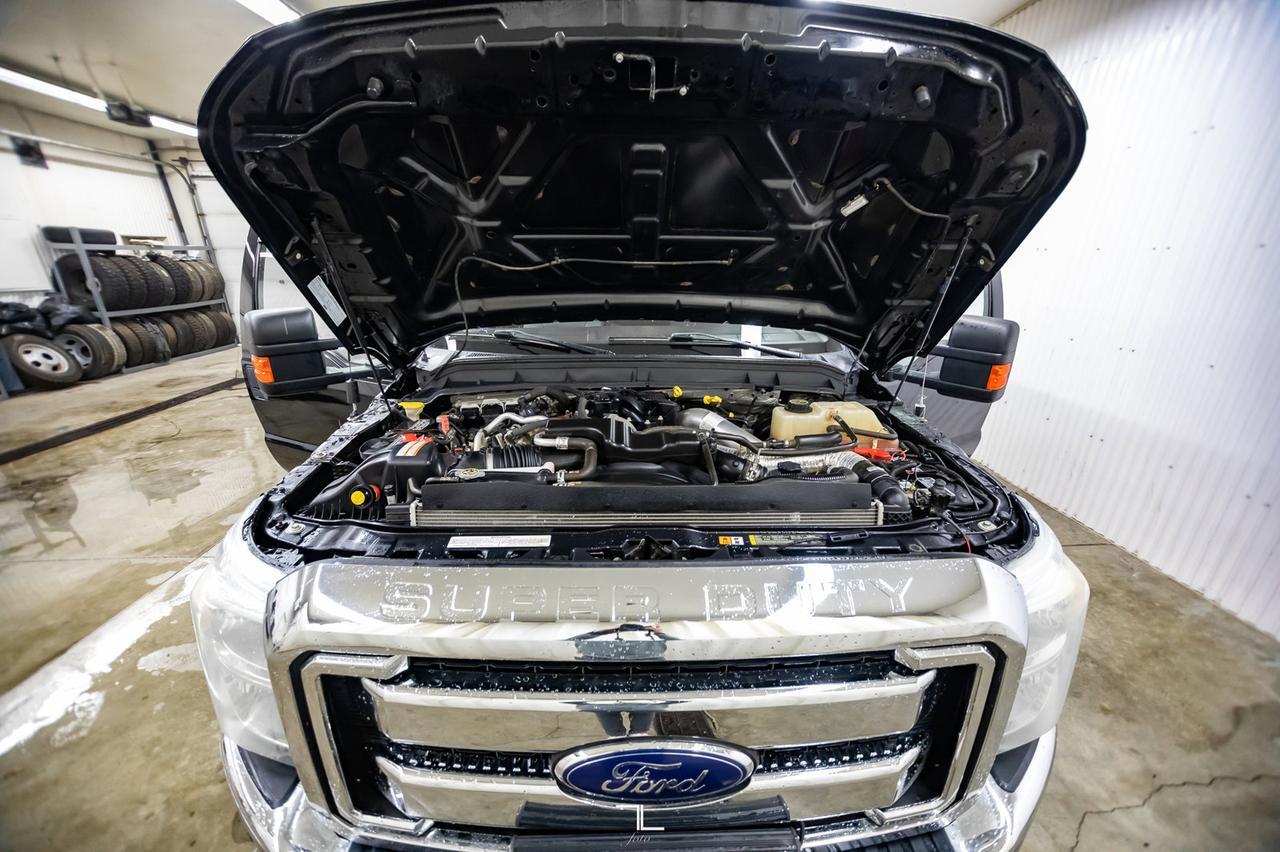 2016 Ford F-350 4x4 Crew Cab XLT Diesel Red Deer AB