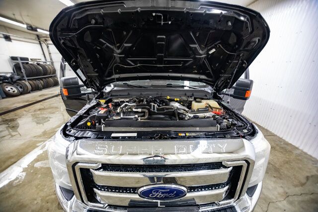 2016 Ford F-350 4x4 Crew Cab XLT Diesel Red Deer AB