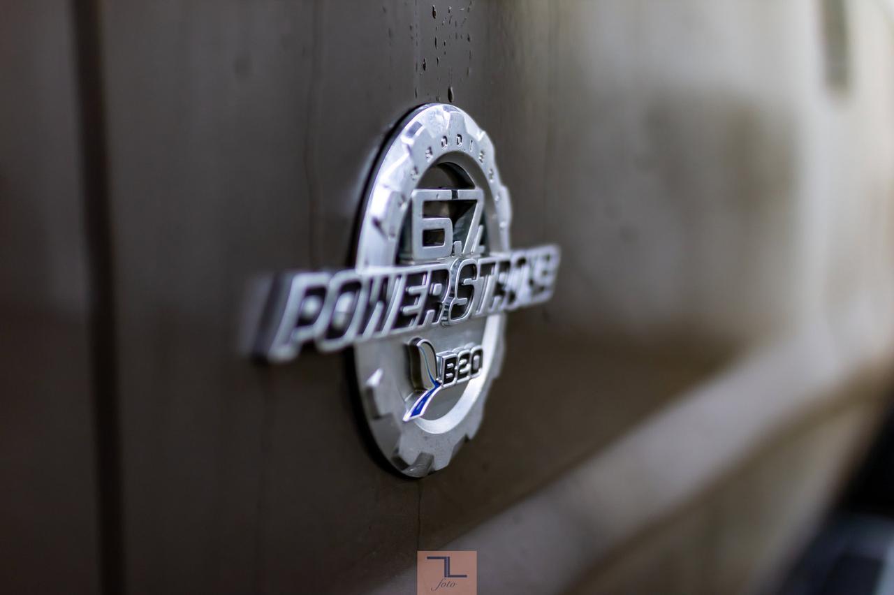 2016 Ford F-350 4x4 Crew Cab XLT Diesel Red Deer AB