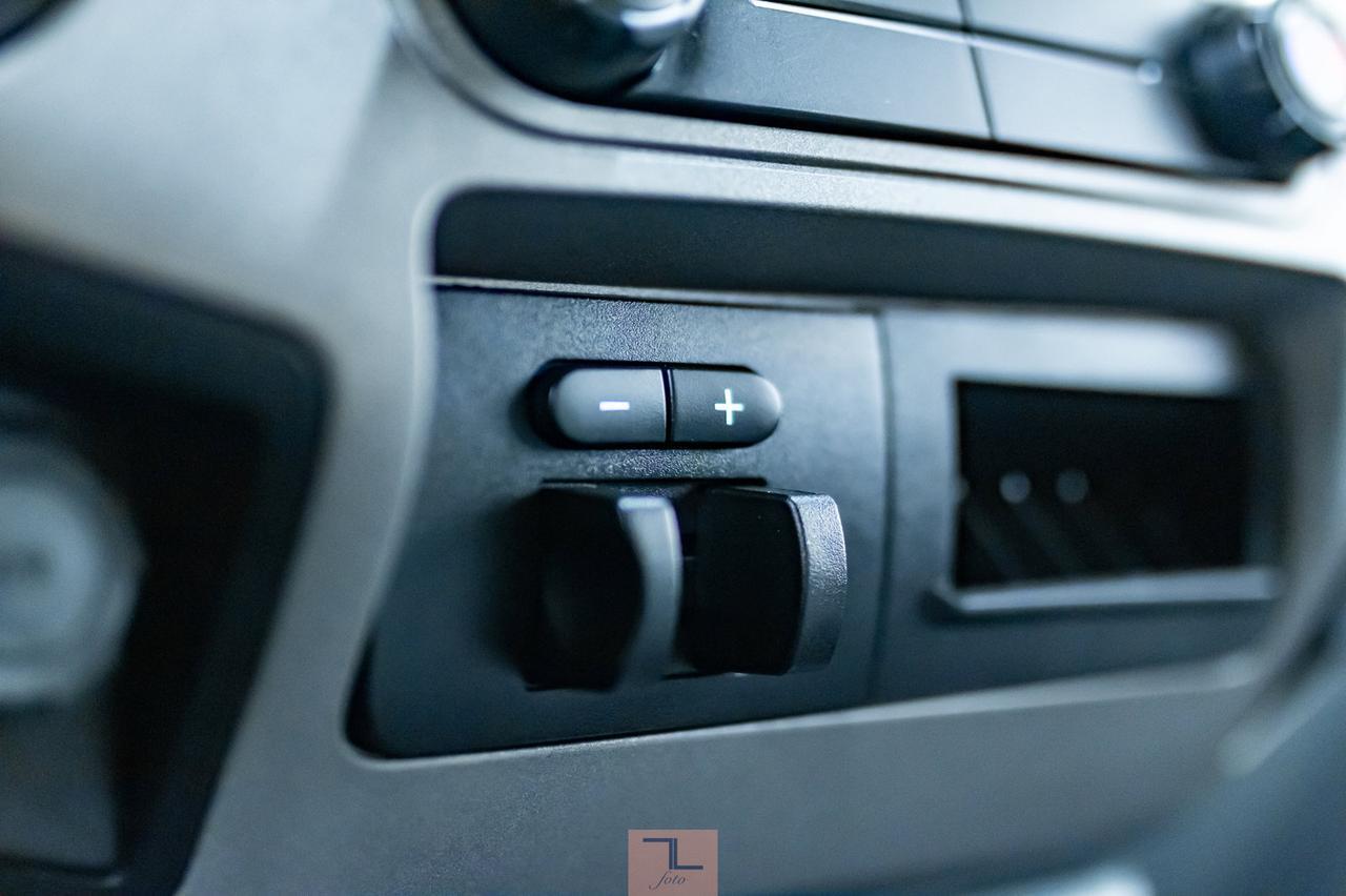 2016 Ford F-350 4x4 Crew Cab XLT Diesel Red Deer AB