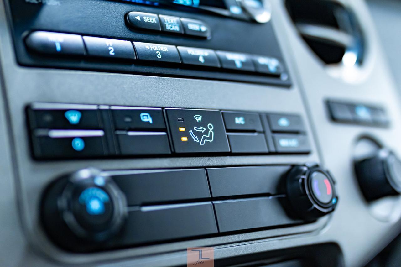 2016 Ford F-350 4x4 Crew Cab XLT Diesel Red Deer AB