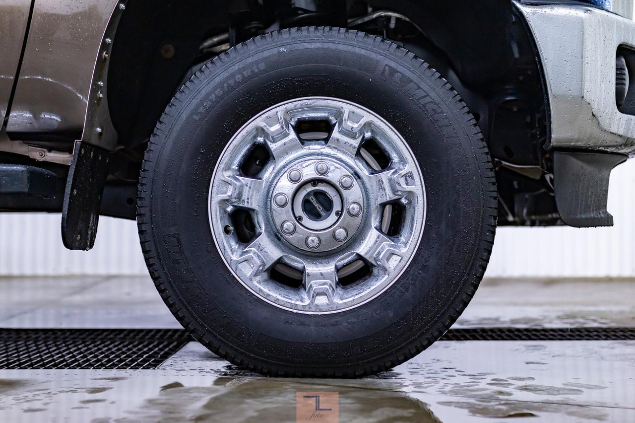 2016 Ford F-350 4x4 Crew Cab XLT Diesel Red Deer AB