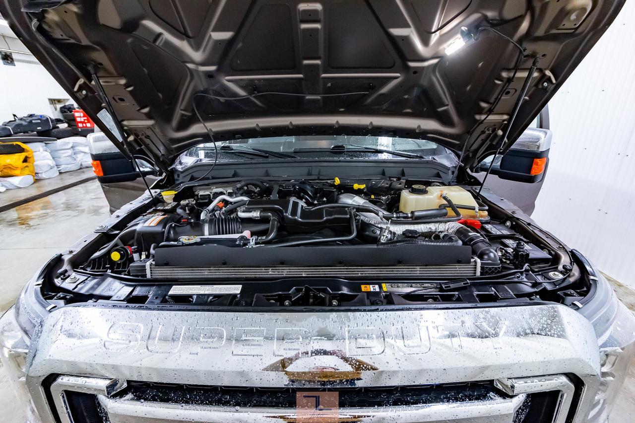 2016 Ford F-350 4x4 Crew Cab XLT Diesel Red Deer AB