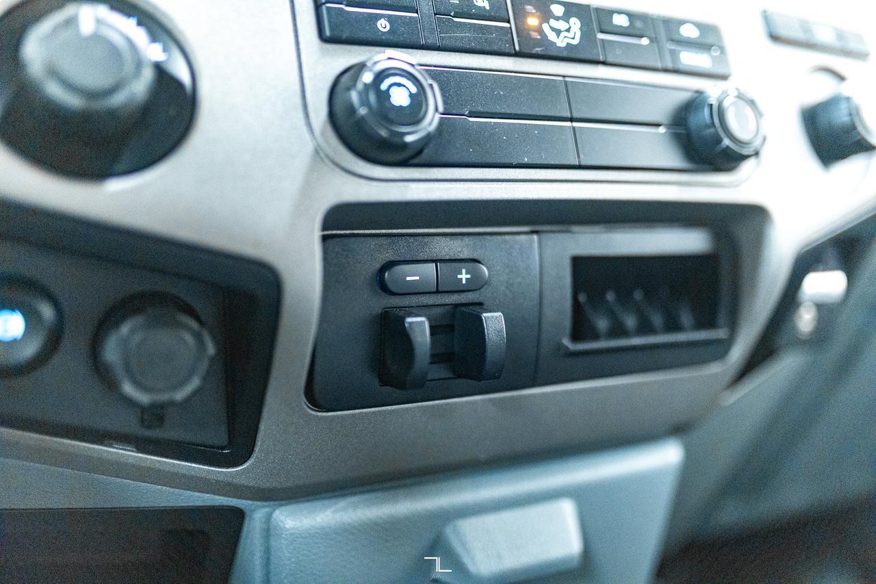 2016 Ford F-350 4x4 Crew Cab XLT Dually Diesel PSeat Red Deer AB