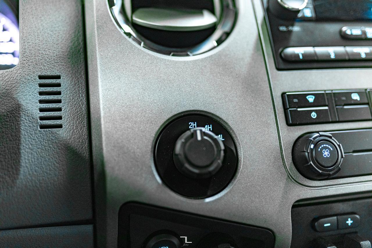 2016 Ford F-350 4x4 Crew Cab XLT Dually Diesel PSeat Red Deer AB