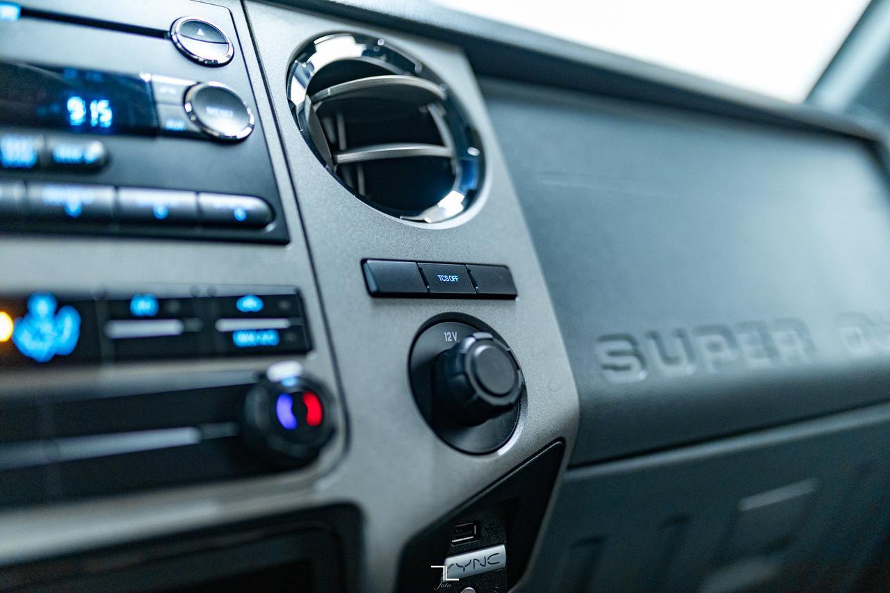 2016 Ford F-350 4x4 Crew Cab XLT Dually Diesel PSeat Red Deer AB