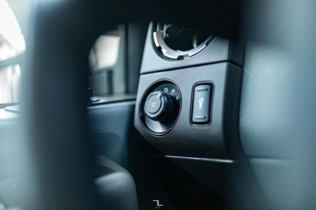 2016 Ford F-350 4x4 Crew Cab XLT Dually Diesel PSeat Red Deer AB