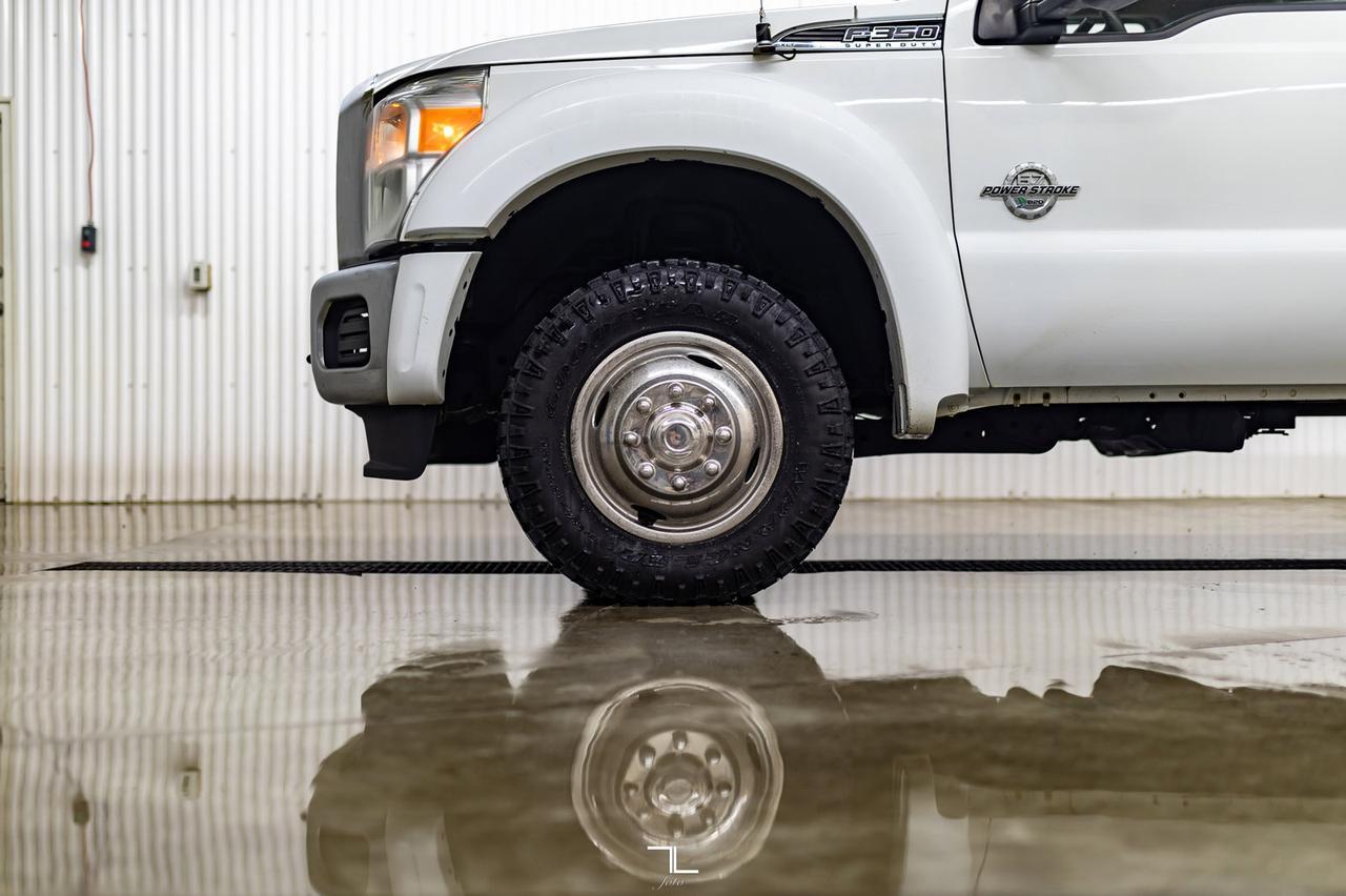 2016 Ford F-350 4x4 Crew Cab XLT Dually Diesel Red Deer AB