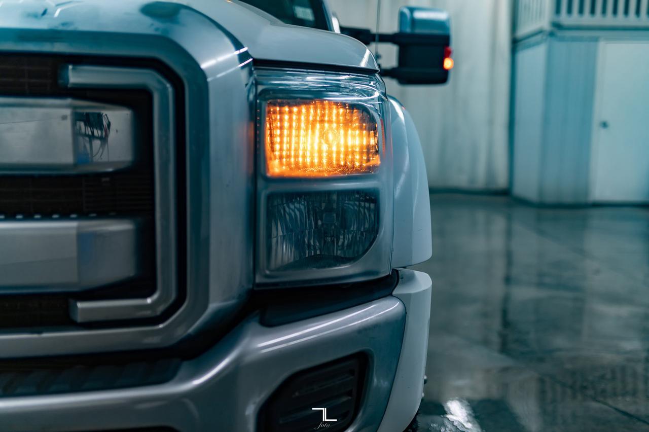 2016 Ford F-350 4x4 Crew Cab XLT Dually Diesel Red Deer AB