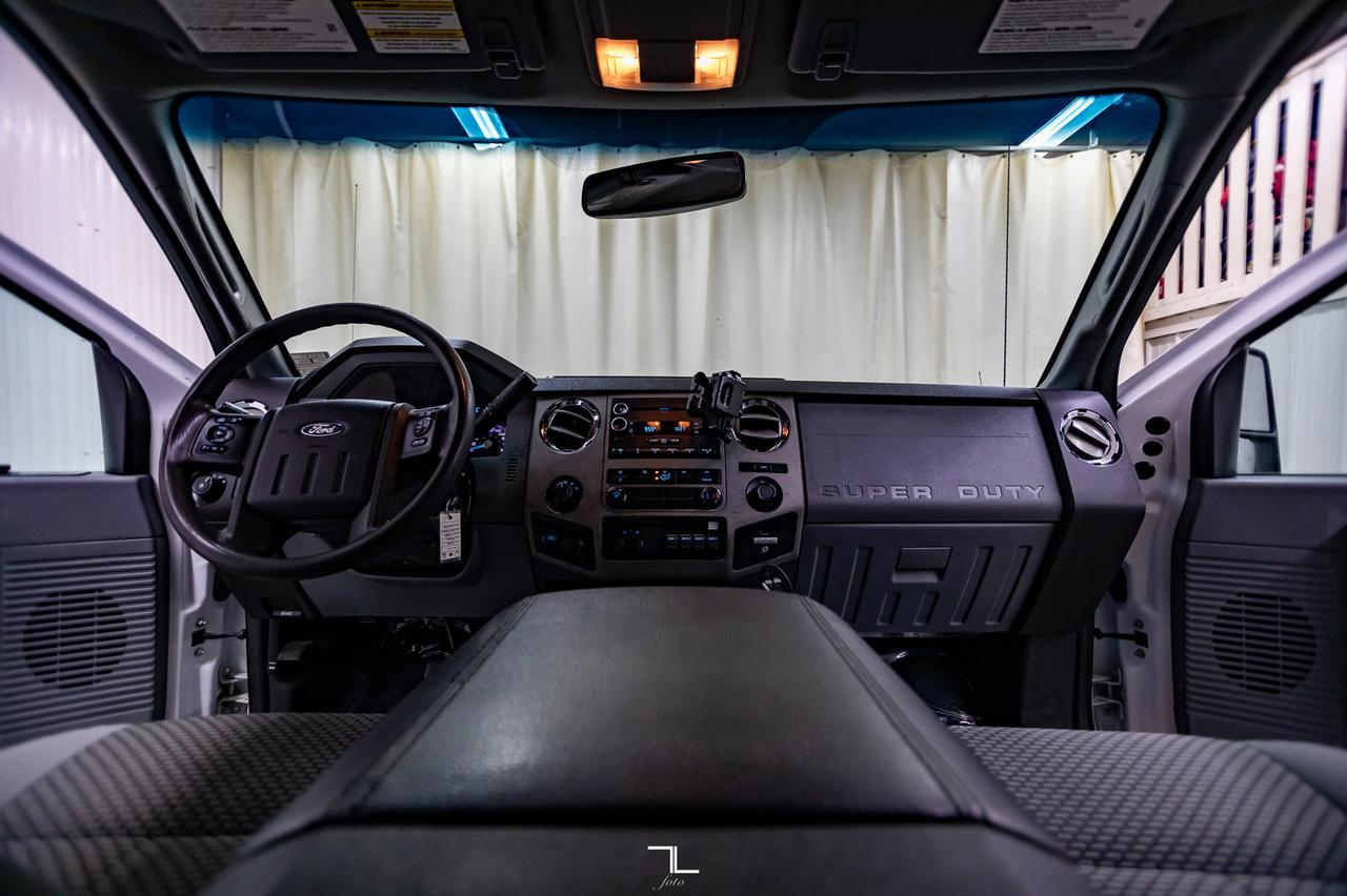 2016 Ford F-350 4x4 Crew Cab XLT Dually Diesel Red Deer AB