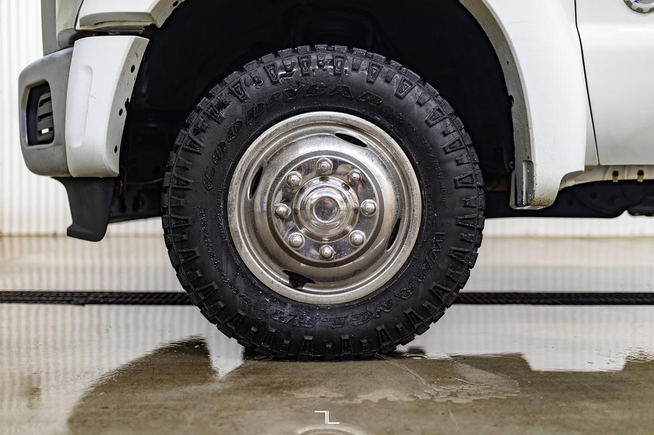 2016 Ford F-350 4x4 Crew Cab XLT Dually Diesel Red Deer AB