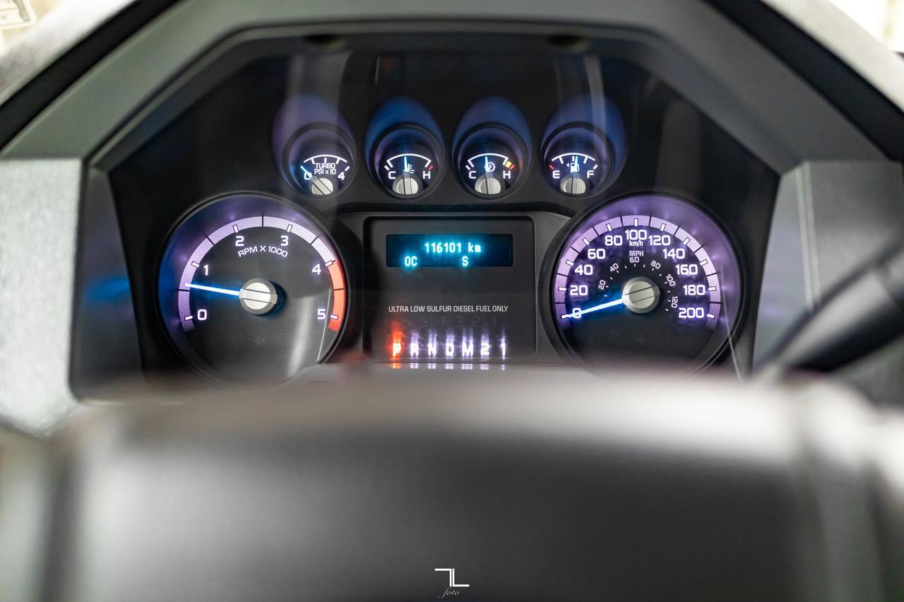 2016 Ford F-350 4x4 Crew Cab XLT Dually Diesel Red Deer AB