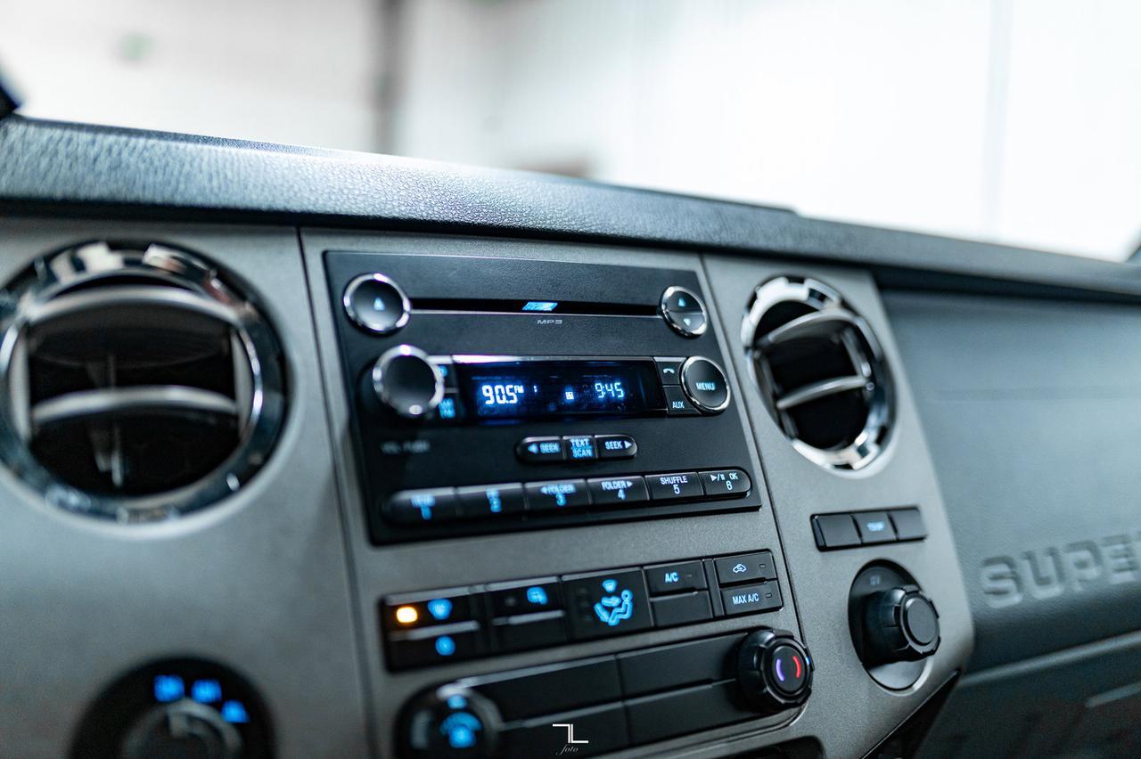 2016 Ford F-350 4x4 Crew Cab XLT Dually Diesel Red Deer AB