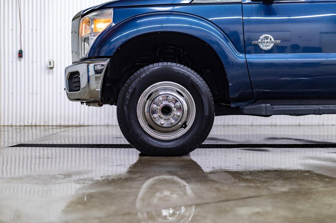 2016 Ford F-350 4x4 Crew Cab XLT Dually Diesel Red Deer AB