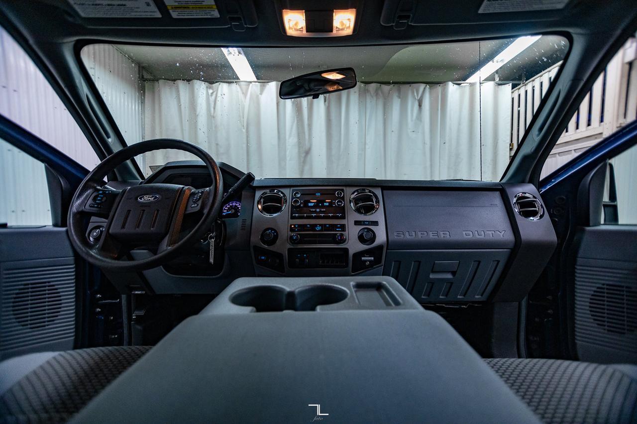 2016 Ford F-350 4x4 Crew Cab XLT Dually Diesel Red Deer AB