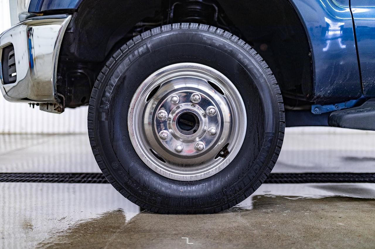 2016 Ford F-350 4x4 Crew Cab XLT Dually Diesel Red Deer AB