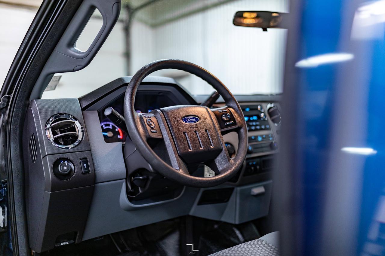 2016 Ford F-350 4x4 Crew Cab XLT Dually Diesel Red Deer AB