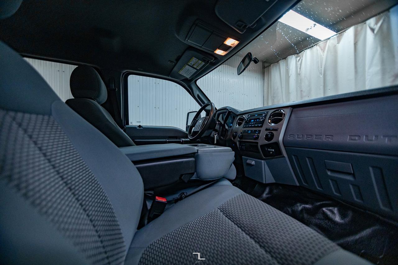 2016 Ford F-350 4x4 Crew Cab XLT Dually Diesel Red Deer AB