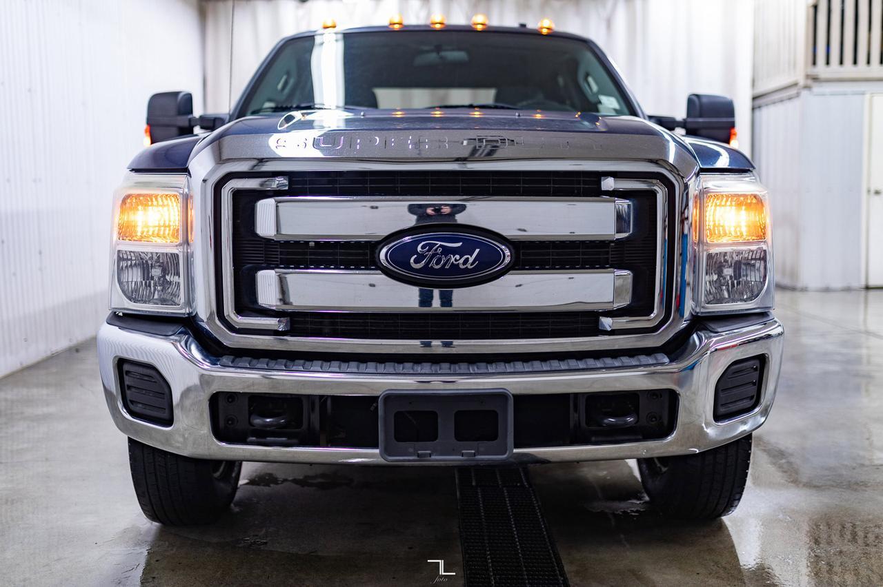 2016 Ford F-350 4x4 Crew Cab XLT Dually Diesel Red Deer AB