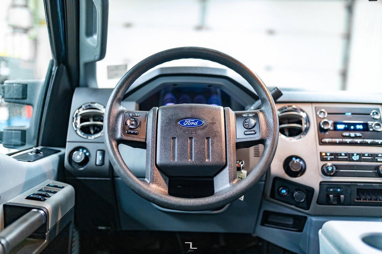 2016 Ford F-350 4x4 Crew Cab XLT Dually Diesel Red Deer AB