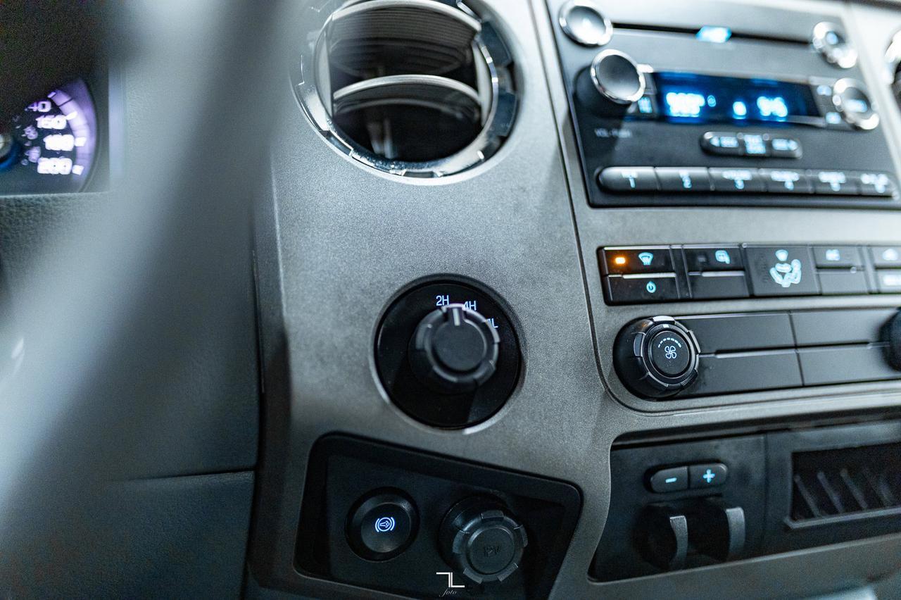 2016 Ford F-350 4x4 Crew Cab XLT Dually Diesel Red Deer AB