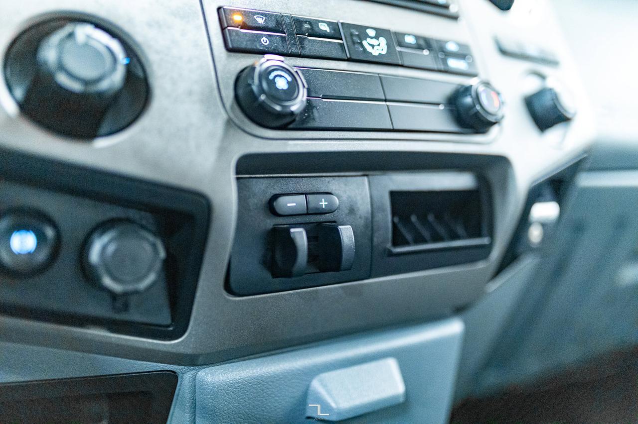 2016 Ford F-350 4x4 Crew Cab XLT Dually Diesel Red Deer AB