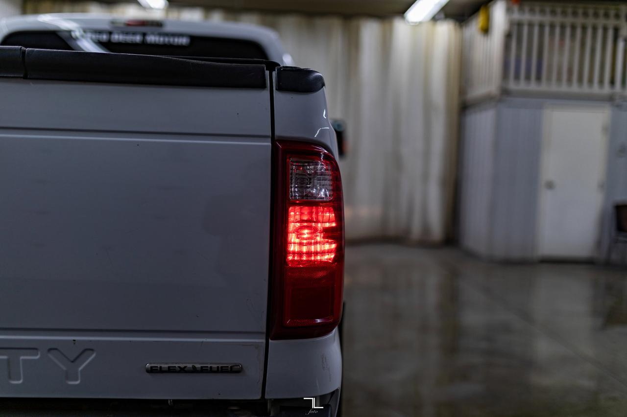 2016 Ford F-350 4x4 Crew Cab XLT FX4 BCam Red Deer AB