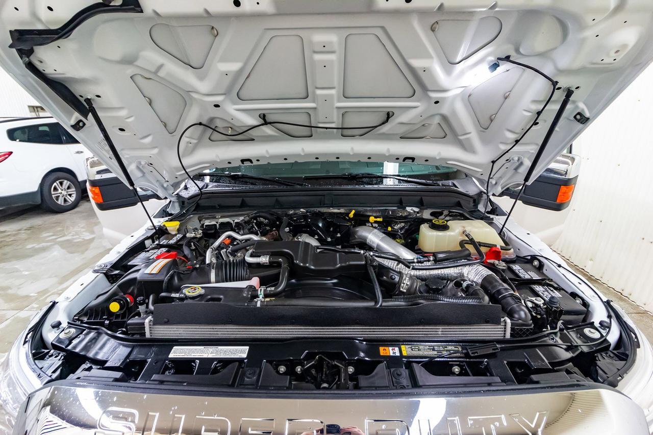 2016 Ford F-350 4x4 Super Cab Lariat Diesel Leather Nav BCam Red Deer AB