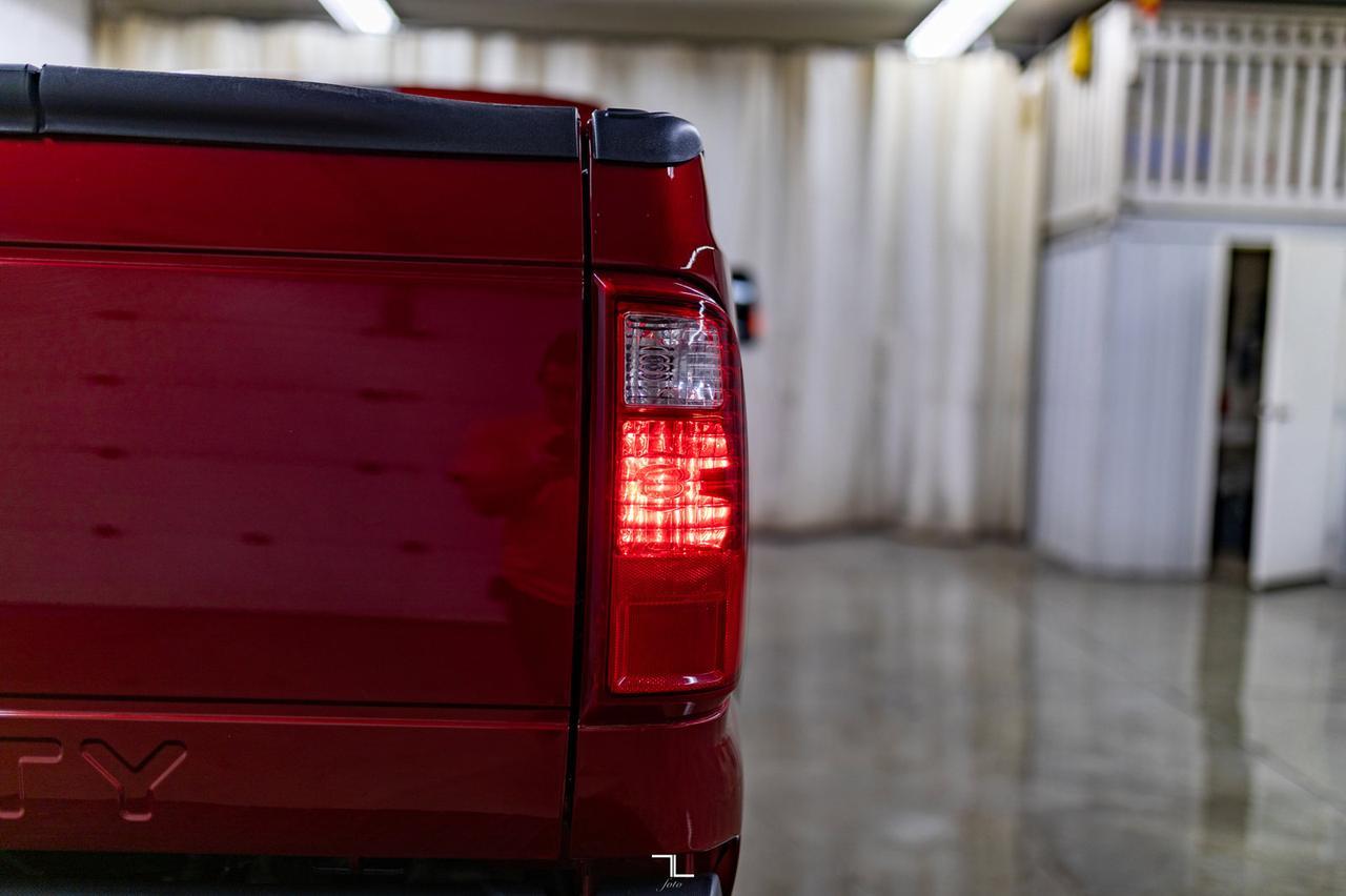 2016 Ford F-350 4x4 Super Cab Lariat Longbox Diesel Leather Nav Red Deer AB