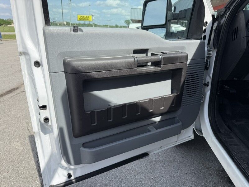 2016 Ford F-350 DRW 4x4 Stake Flatbed w/ Lift Gate XL Collinsville OK