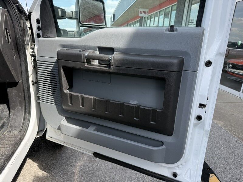 2016 Ford F-350 DRW 4x4 Stake Flatbed w/ Lift Gate XL Collinsville OK