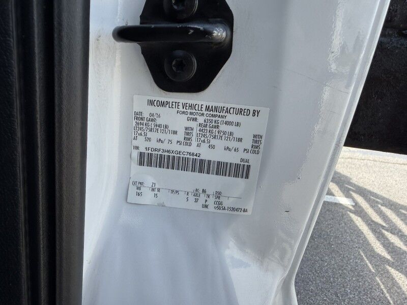 2016 Ford F-350 DRW 4x4 Stake Flatbed w/ Lift Gate XL Collinsville OK