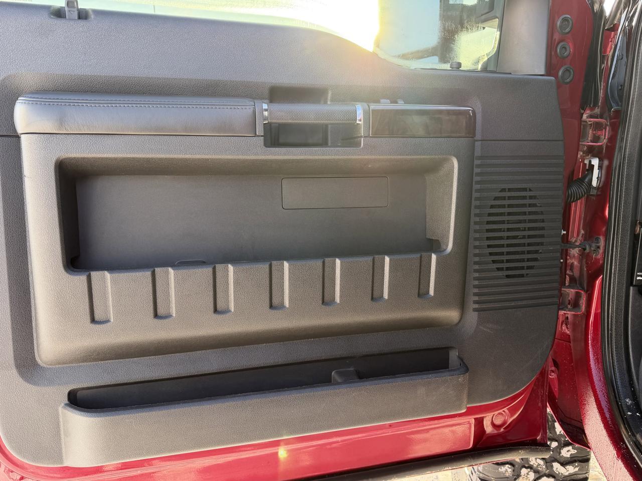 2016 Ford F-350 SRW Super Duty Crew Cab 4x4 | V8 Diesel Redwater AB