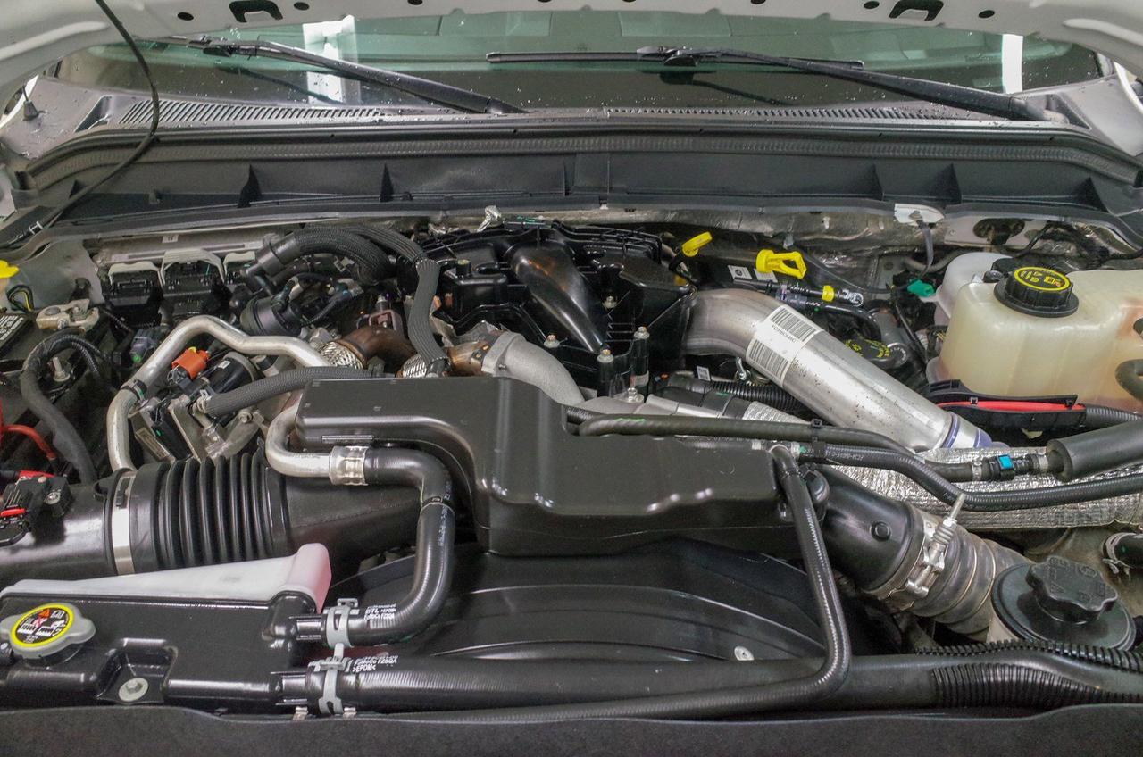 2016 Ford F-450 4x4 Crew Cab Lariat FX4 Dually Diesel Red Deer AB