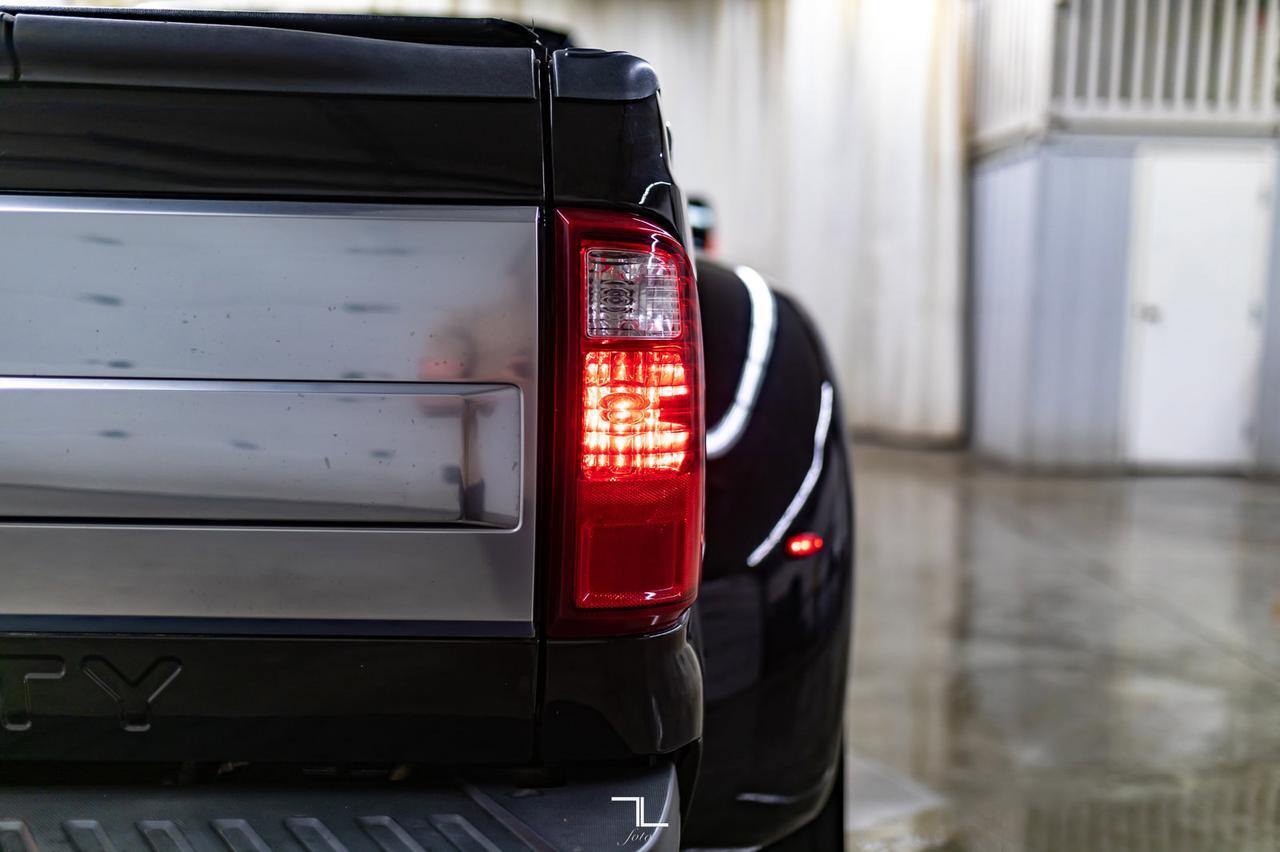 2016 Ford F-450 4x4 Crew Cab Platinum Dually Diesel Leather Roof Nav BCam Red Deer AB