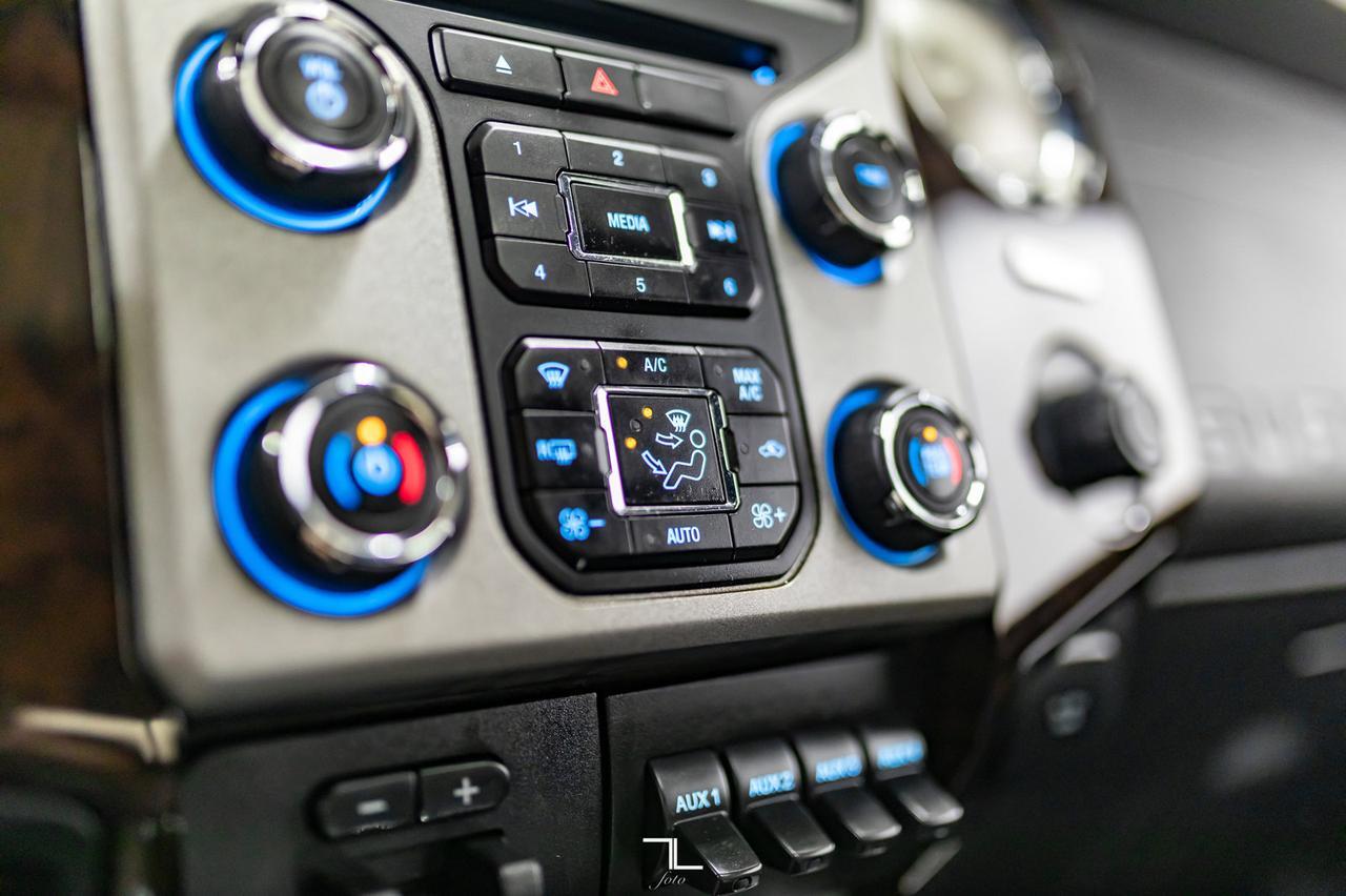 2016 Ford F-450 4x4 Crew Cab Platinum Dually Diesel Leather Roof Nav BCam Red Deer AB