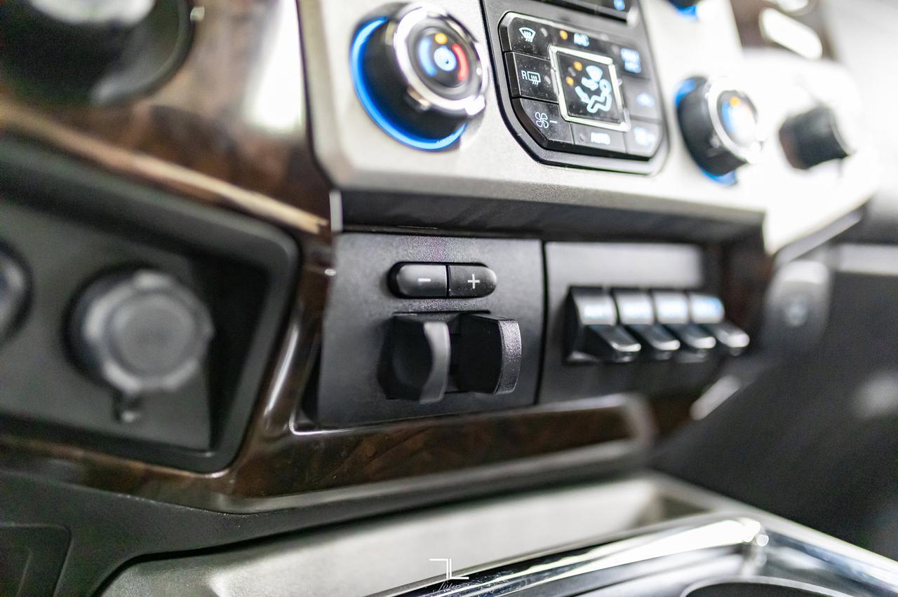 2016 Ford F-450 4x4 Crew Cab Platinum Dually Diesel Leather Roof Nav BCam Red Deer AB