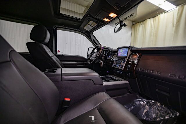 2016 Ford F-450 4x4 Crew Cab Platinum Dually Diesel Leather Roof Nav BCam Red Deer AB