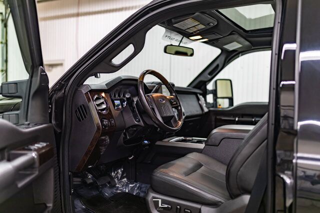 2016 Ford F-450 4x4 Crew Cab Platinum Dually Diesel Leather Roof Nav BCam Red Deer AB