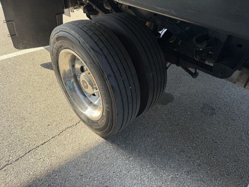 2016 Ford F-450 V10 Stake Body w/ Lift Gate 67k mi's XL Collinsville OK